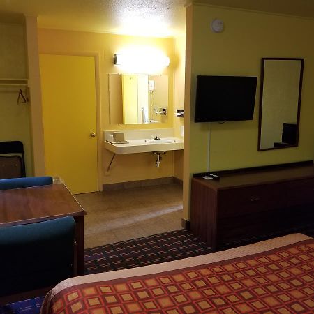 Motel 7 Роулинс Экстерьер фото